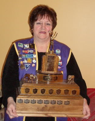 PKL Dallas Moore with her Best President District N Trophy for 2009-2010