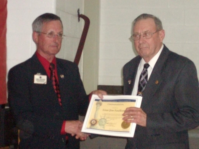 PID Jim Sherry presenting Lion Jim Faulkner with International Presidents Certificate Appreciation